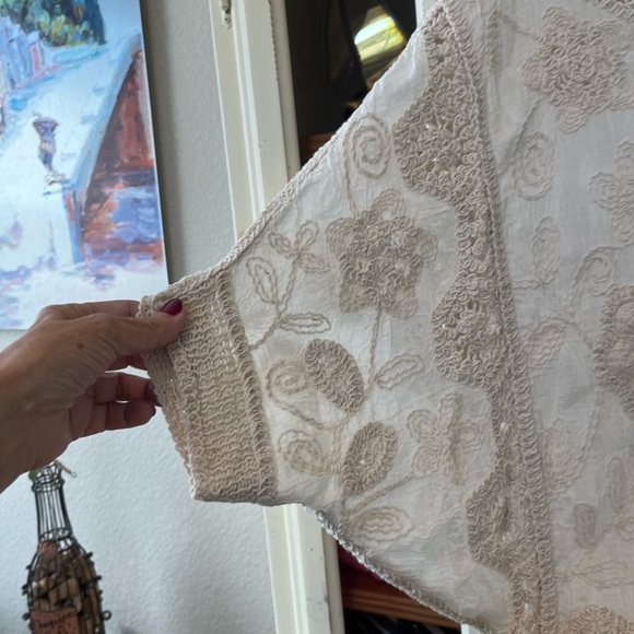 Boho Crochet Embroidered Ivory Women's Top - Picture 3 of 3